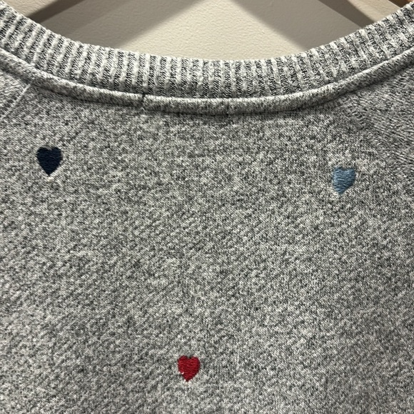 Rails Mika Sweatshirt Melange Gray
Embroidered Rainbow Hearts
Womens Size Small - Picture 4 of 5